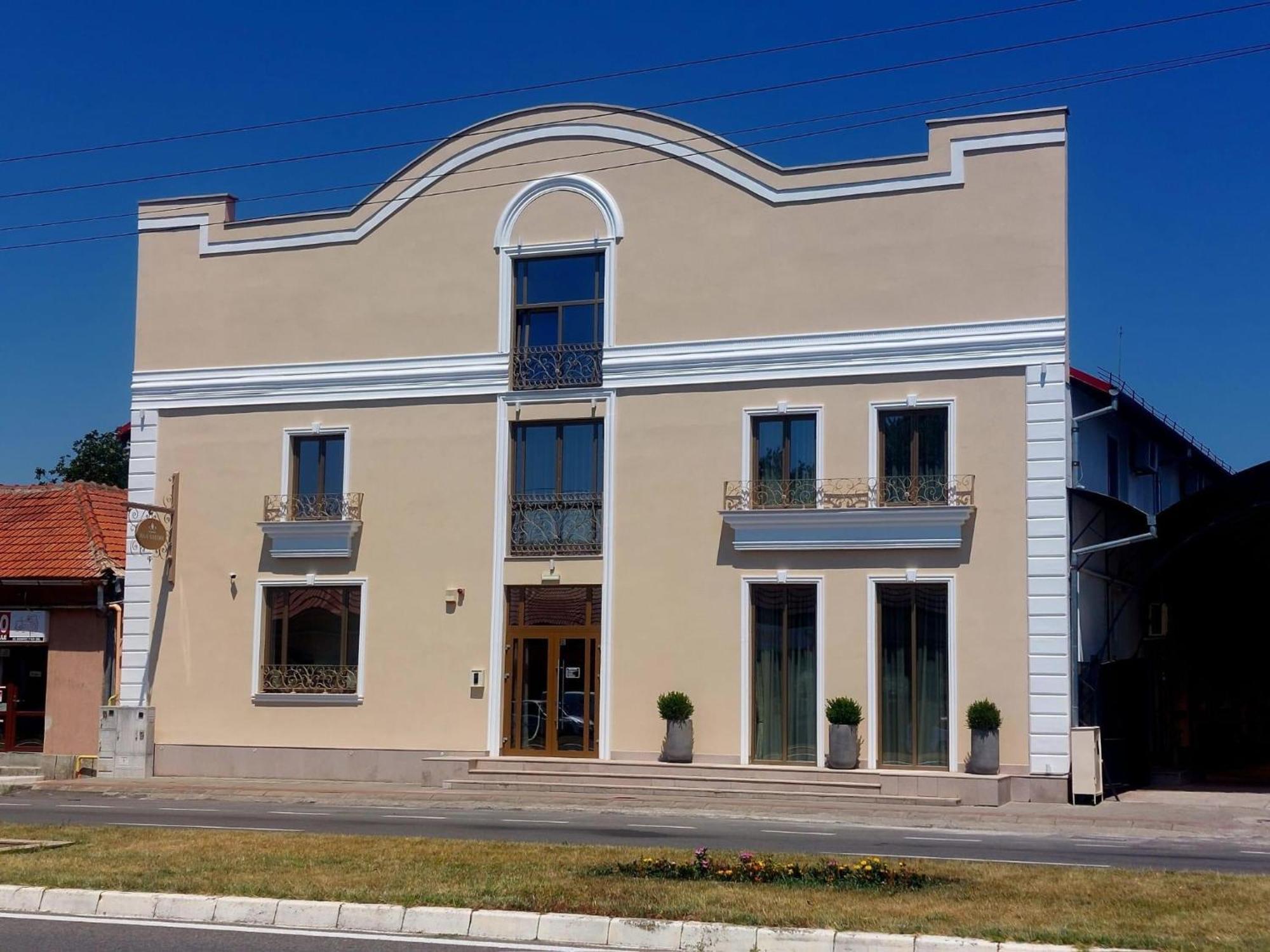 Regal Ballroom Caransebeş Exterior foto